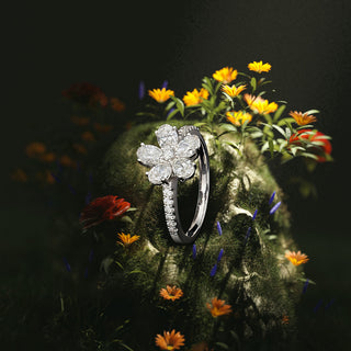 Flora le Fleur Ring, 18K White Gold and Diamonds